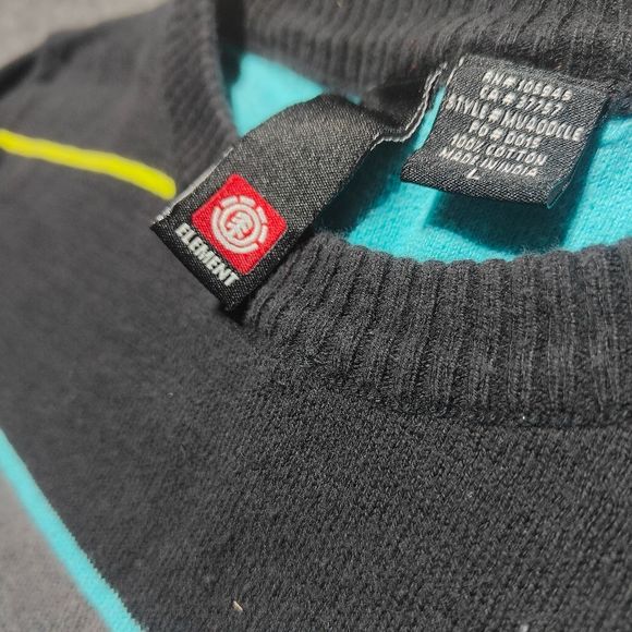 Retro Element Large Striped Sweater - Picture 2 of 3